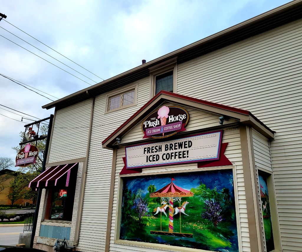 Plush Horse Ice Cream Shop Cleaning in Palos Park, IL